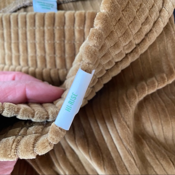 Aerie NWT groove on highwaist velour flare leg legging size M tree line gold - Picture 7 of 8